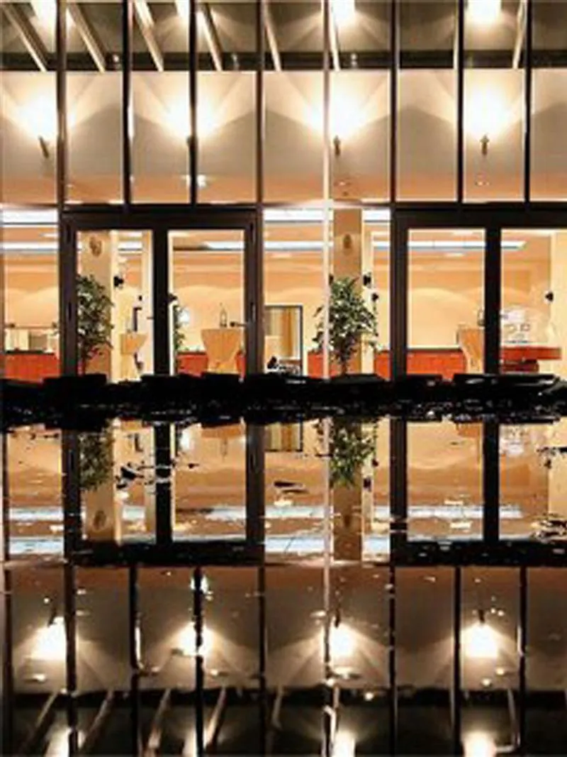 Отель Courtyard By Marriott Дрезден